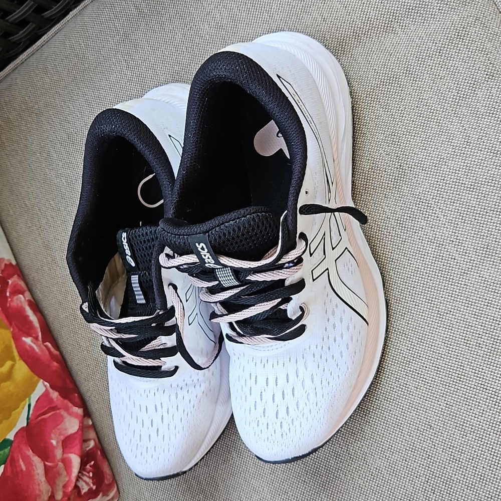Asics Gel Excite 7 size 8